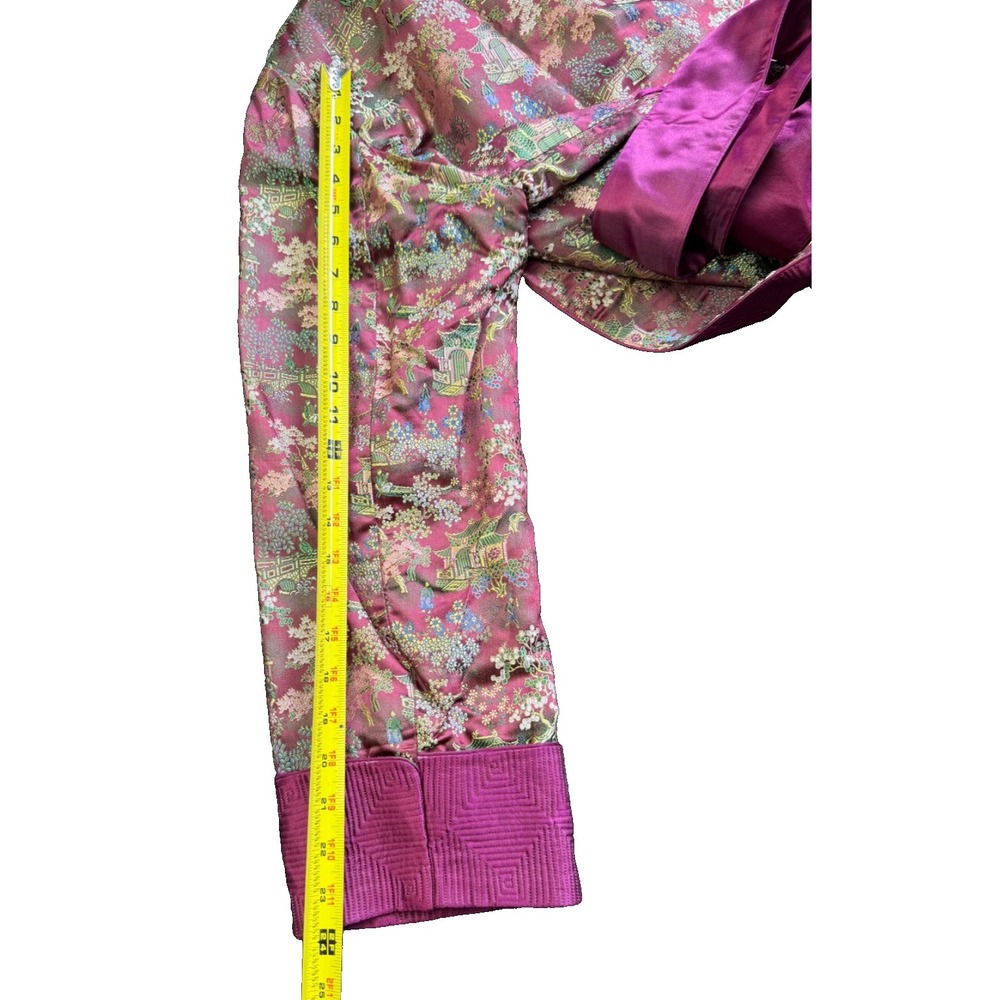 Vintage Ying Tai Co Smoking Jacket Purple Silk Brocade Village Scenes 46 B 1940s - Picture 12 of 16